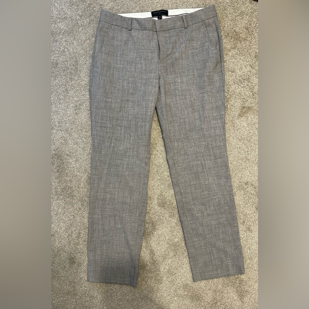 Banana Republic Gray Dress Pants. Size 6 petite.